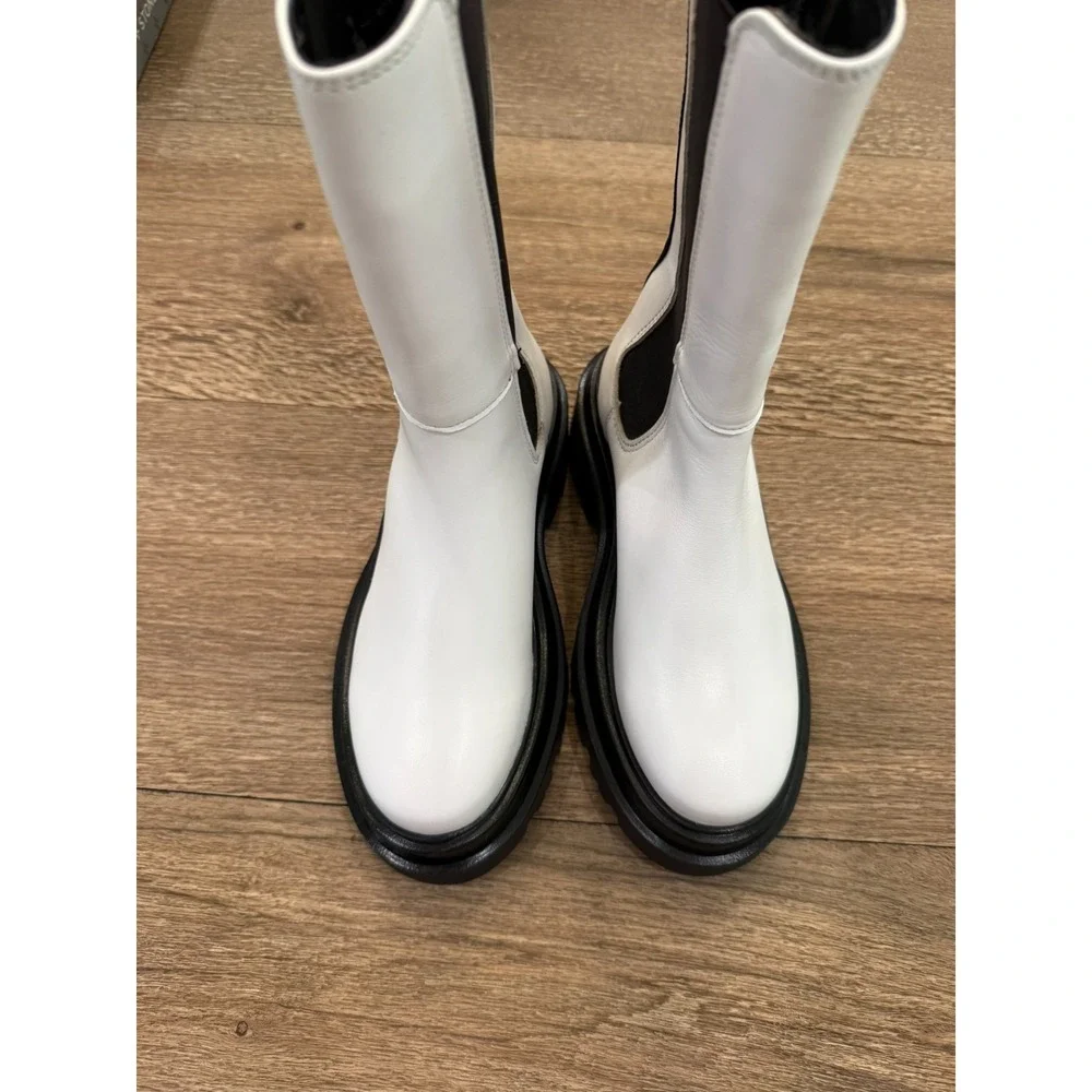 NWOB Bloomingdale's Aqua Jessy White Leather Pull On Chelsea Boots Booties 6.5 M